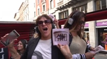 Laura Pausini torna a sorpresa con il nuovo singolo "Ciao"