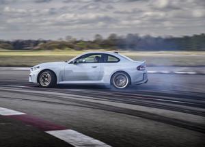 BMW M2 CS 2025: lâ€™edizione speciale da 530 CV che riscrive le regole del piacere di guida -VIDEO-