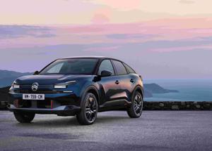 Nuova Citroën C4 Collection 2025: stile, comfort e tecnologia per la berlina elettrificata che cambia le regole