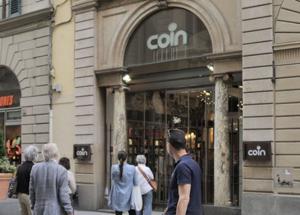 Coin cerca il rilancio, aumento di capitale da 33,2 milioni. Arrivano nuovi soci: "Ripartiremo dai negozi"