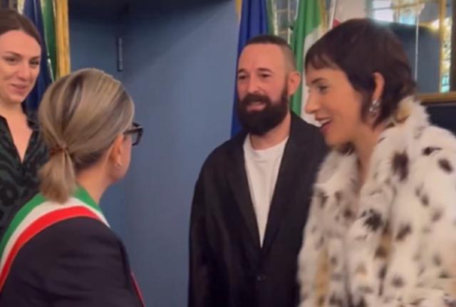 I Coma_cose si sono sposati al Palazzo Reale di Milano I Coma_cose si sono sposati al Palazzo Reale di Milano