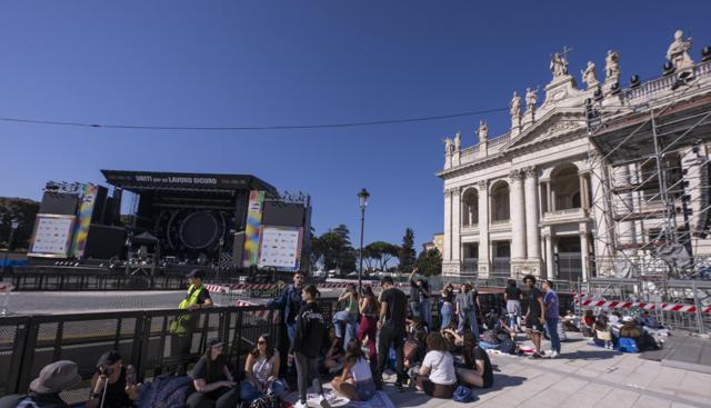 Primo maggio, concertone di Roma: da Leo Gassmann con "Bella ciao" al ricordo di Papa Francesco