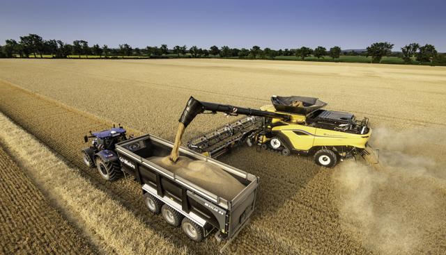 CNH riscrive l’agricoltura con l’IA, Protano: "Macchine pensanti per salvare il pianeta. Così creiamo i contadini del futuro"