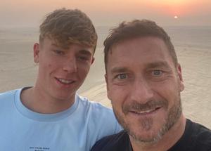 Totti, il nuovo business con il figlio Cristian: cosÃ¬ ha ottenuto prestiti e agevolazioni. Ecco cosa sta per lanciare