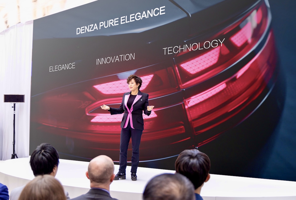 Debutta alla Milano Design Week la Denza Z9GT: eleganza futurista e tecnologia estrema per la gran turismo del domani