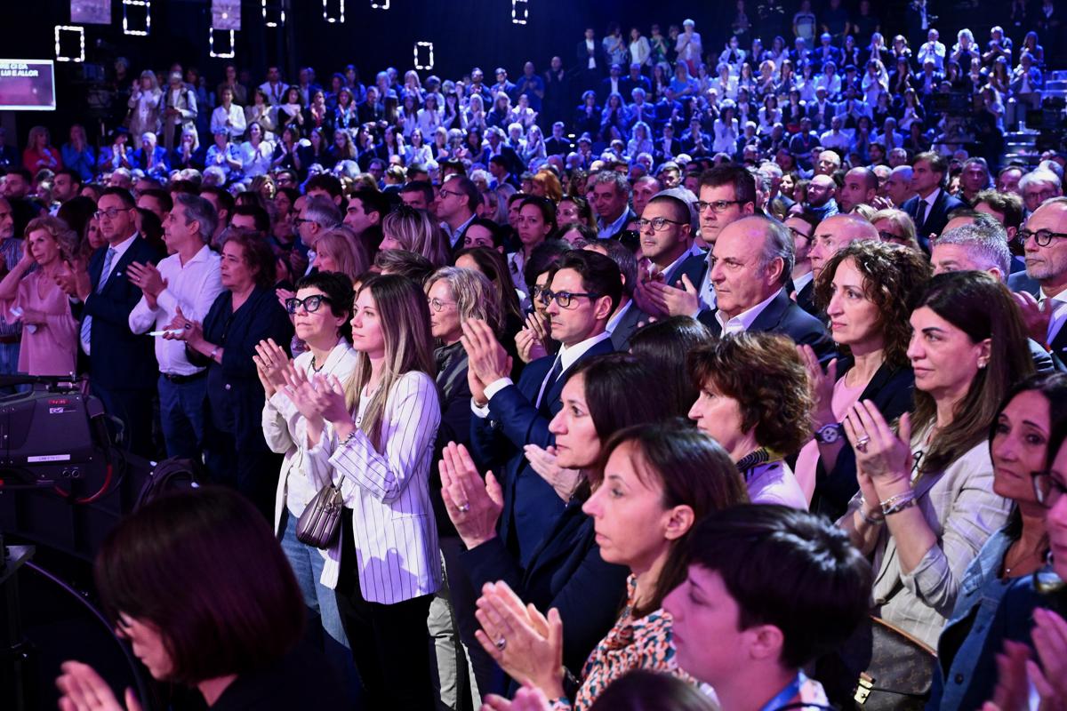Mediaset ricorda Silvio Berlusconi a un anno dalla scomparsa Mediaset ricorda Silvio Berlusconi a un anno dalla scomparsa