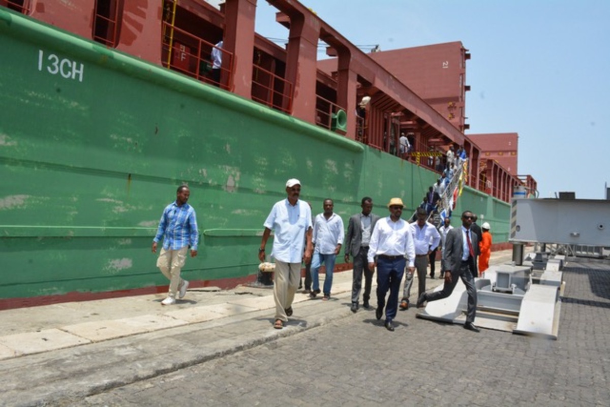Eritrea, Il primo ministro Abiy Amed nel 2018 visita il porto di Assab con il presidente Isaias Afwerki Eritrea, Il primo ministro Abiy Amed nel 2018 visita il porto di Assab con il presidente Isaias Afwerki