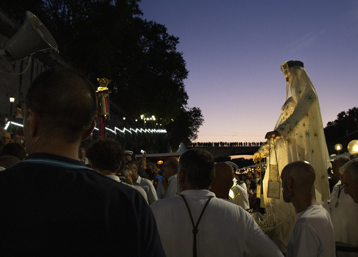 La Madonna del Carmine di Trastevere La Madonna del Carmine di Trastevere