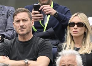 Francesco Totti cambia casa, trasloco lampo dopo la lite sull'affitto del mega attico: che cosa è successo