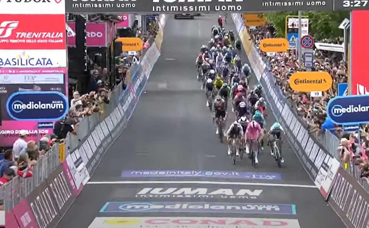 https://www.affaritaliani.it/static/upl2024/giro/0000/giro-d-italia.jpg