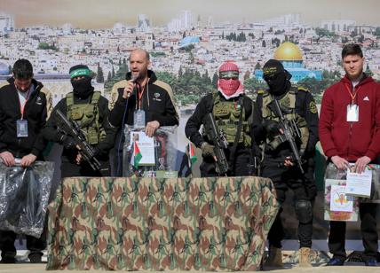 Israele, Hamas: "Completati i preparativi per il rilascio degli ostaggi". Anp a Blair: "Pronti a collaborare per il futuro di Gaza"