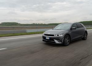 Hyundai IONIQ 5: design, tecnologia e visione futurista per la mobilitÃ  elettrica