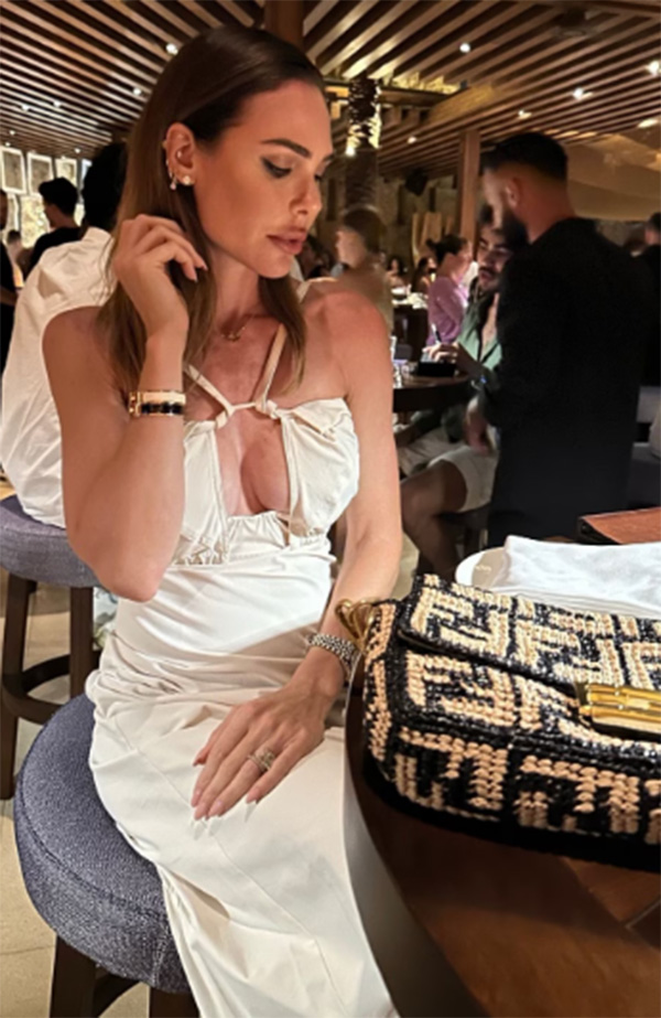 Ilary Blasi (Instagram ilaryblasi) Ilary Blasi (Instagram ilaryblasi)