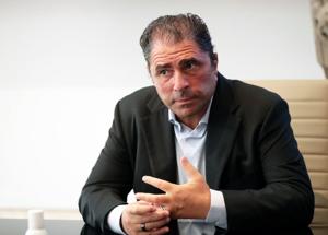 Marco De Benedetti, debiti milionari e ricavi azzerati: il figlio dell'Ingegnere chiude i battenti della sua boutique di consulenza dopo 20 anni