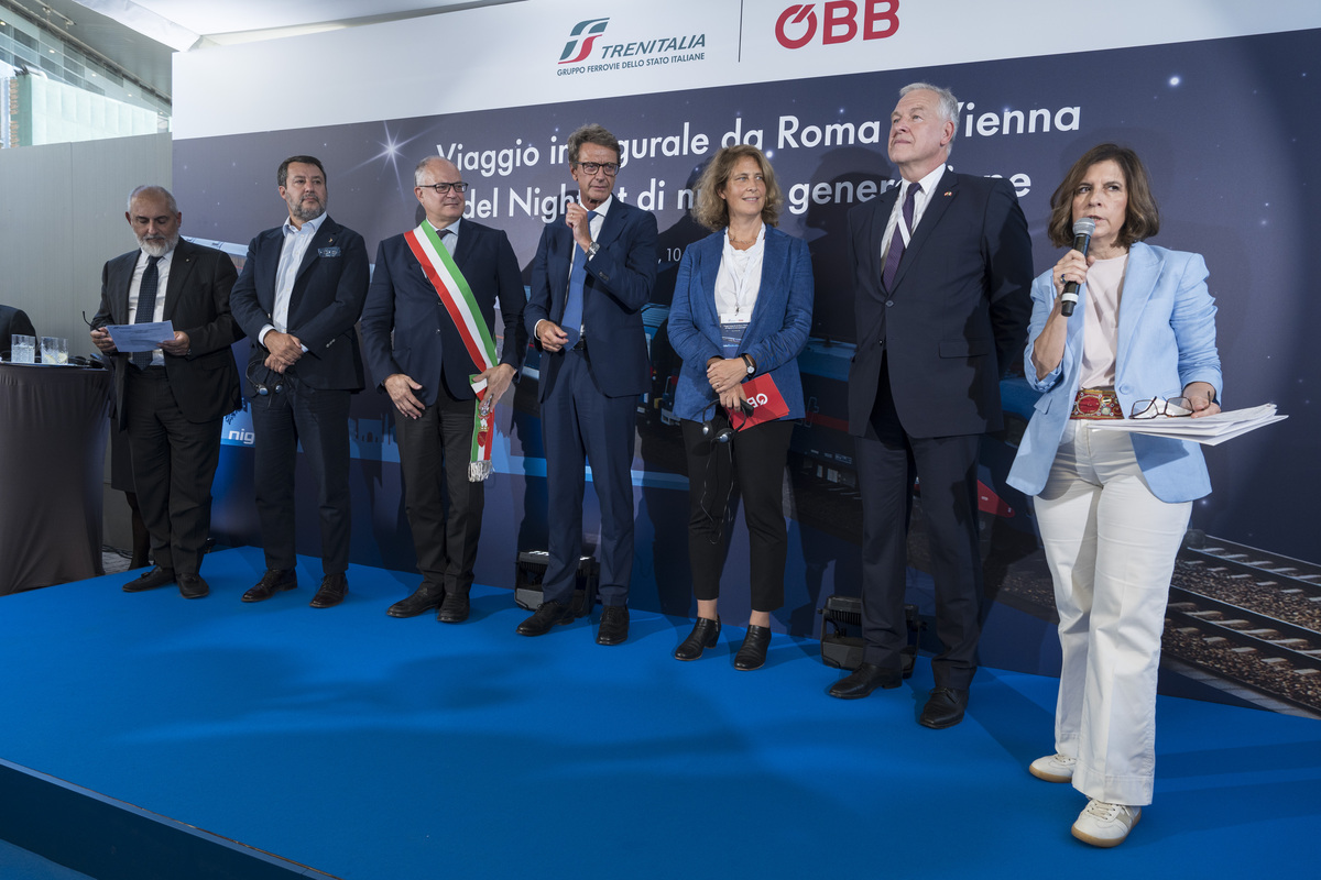 Trenitalia, in arrivo il treno Nightjet che collega Roma con Vienna e Monaco Trenitalia, in arrivo il treno Nightjet che collega Roma con Vienna e Monaco