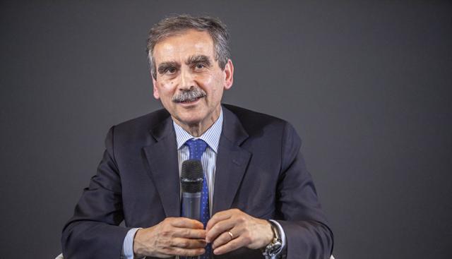 Mps oltre le attese, 892 milioni di utili e ricavi sopra i 2 miliardi. Lovaglio: "Con Mediobanca puntiamo alla leadership"