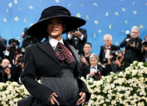 Met Gala 2025, da Rihanna col pancione a Madonna in smoking bianco: tutti i migliori look delle star