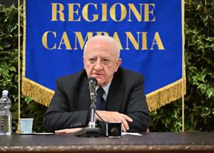 Il sipario è calato, quel Vincenzo De Luca tutto d’un pezzo non c’è più di Antonio Mastrapasqua