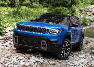 Nuova Jeep Cherokee 2025: arriva l'ibrido che rivoluziona i SUV medi