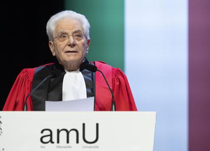 Mattarella all'Ue: "Scelga se essere vassalla o protagonista. L'aggressione russa a Kiev ricorda il terzo Reich"