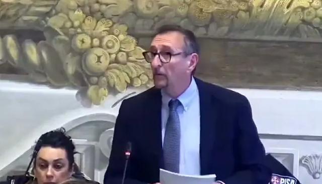 "Che Guevara guerrafondaio e stupratore". Pisa sotto choc, bufera sul consigliere di FdI
