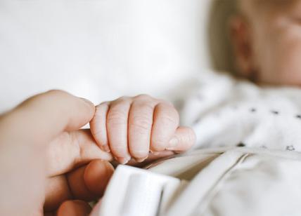 Milano, Leonardo e Sofia i nomi più scelti nel 2024. Un bambino su cinque con il doppio cognome