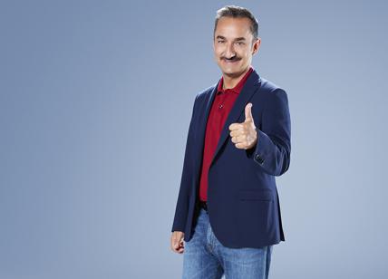 Tali e quali torna su Rai1 con un nuovo conduttore: Nicola Savino. Giuria confermata. Retroscena