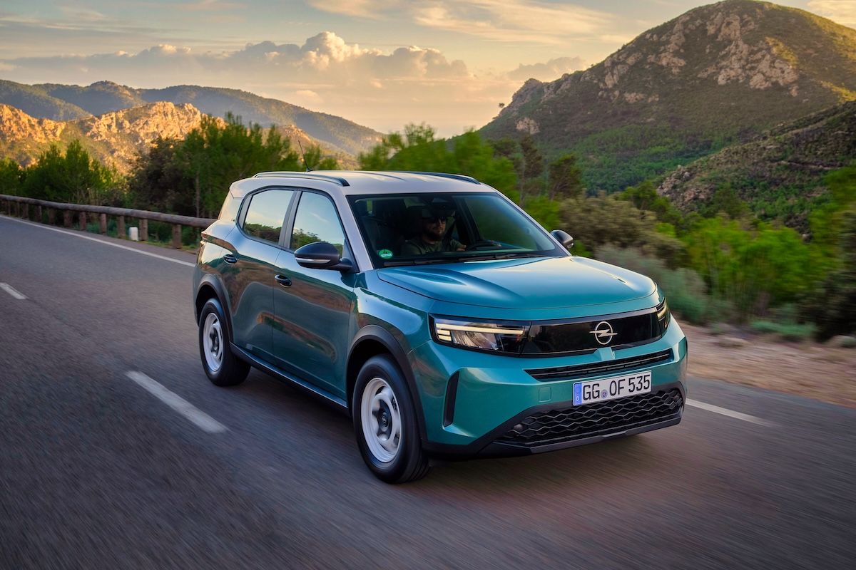 Nuovo Opel Frontera 2025: il SUV ibrido accessibile, comodo in città e brillante in autostrada