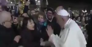 papa francesco schiaffi strillo