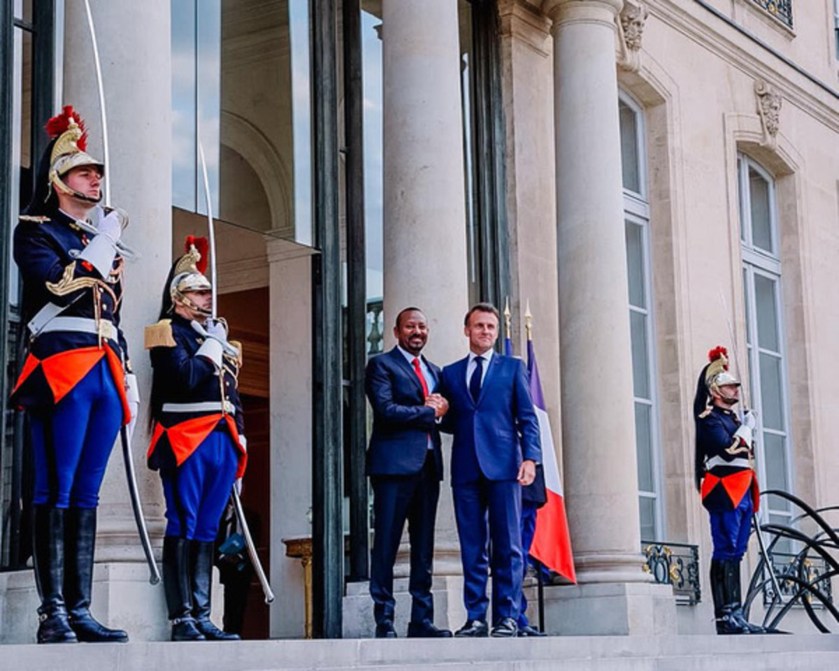 Parigi, il presidente Emmanuel Macron con Il primo ministro d'Etiopia Abiy Ahmed Parigi, il presidente Emmanuel Macron con Il primo ministro d'Etiopia Abiy Ahmed
