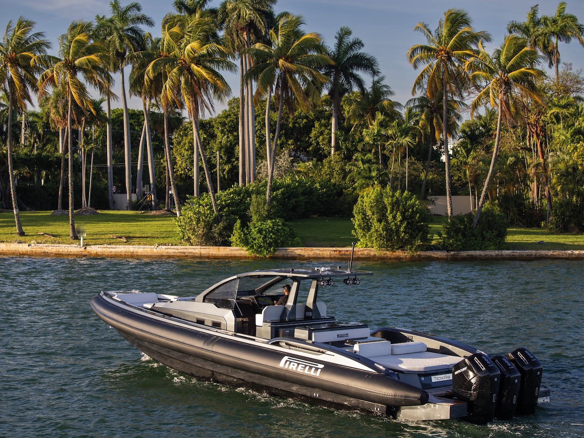20 anni di PIRELLI Speedboats: design, performance e passione in mare con Sacs Tecnorib