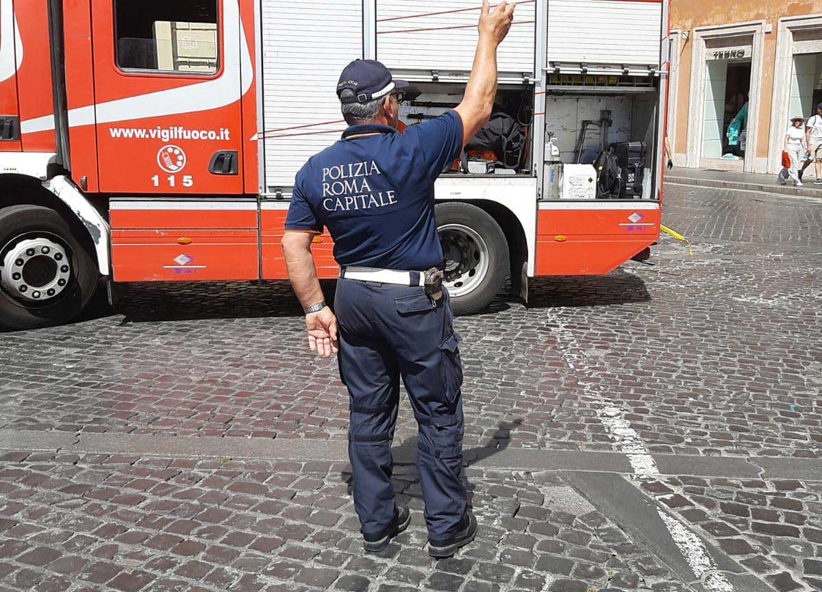 Incendio in piazza del Parlamento Incendio in piazza del Parlamento