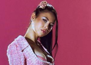 Dai palchi ai bilanci, Anna Pepe conquista il pubblico e fa decollare gli affari: oltre 2 milioni di ricavi per la sua "Baddie"