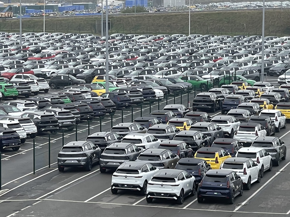 Mercato Auto agosto -2,75%, privati -14%, LCV +7,95%: noleggio in crescita