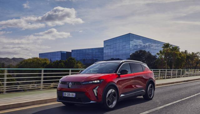 Renault Scenic E-Tech electric: il piacere della guida elettrica senza limiti, fino a 625 km di autonomia