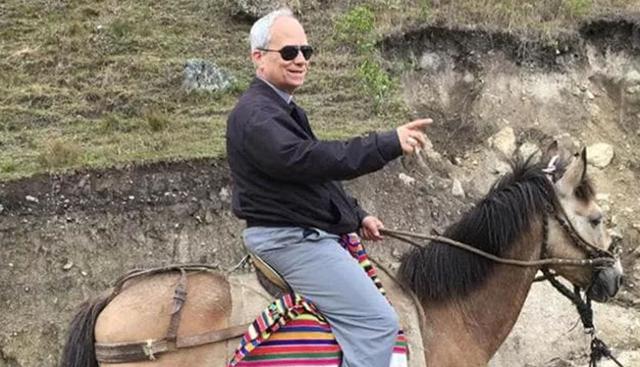 Robert Prevost a cavallo Robert Prevost a cavallo