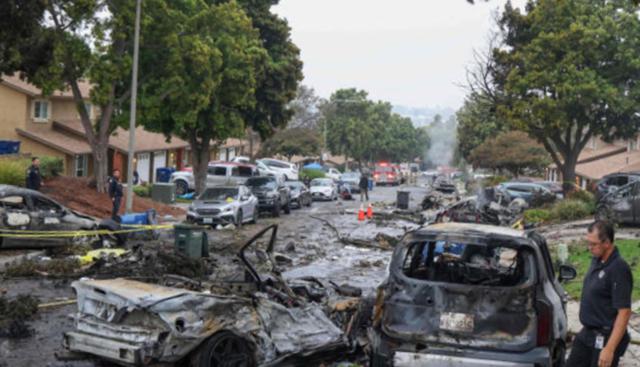San Diego, aereo privato si schianta sulle case: "Nell’incidente diversi morti"