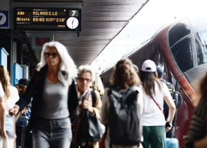 Sciopero dei trasporti, settembre nero per chi si muove in treno e aereo: tutte le date e gli orari