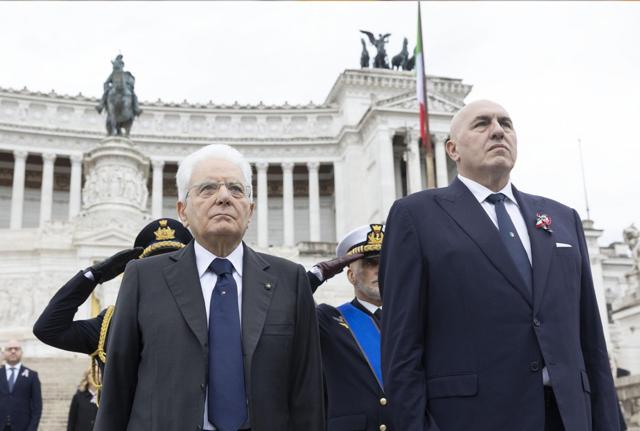 Sergio Mattarella e Guido Crosetto Sergio Mattarella e Guido Crosetto