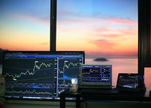 Dazi e incertezze, ecco in che modo gli investitori dovrebbero interpretare gli accordi tariffari a cura di Dr. Nannette Hechler-Fayd'herbe, Samy Chaar e Filippo Pallotti
