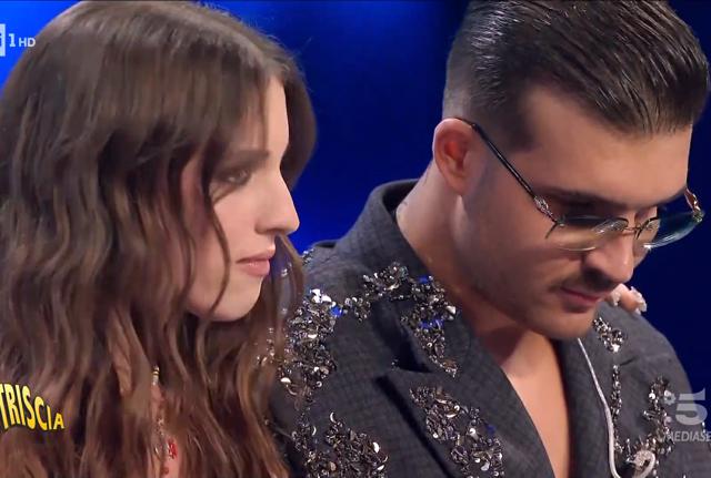 Televoto Sanremo, milioni di sms non conteggiati: Agcom richiama la Rai dopo i servizi di Strisci