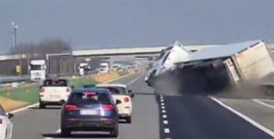 tir incidente autostrada