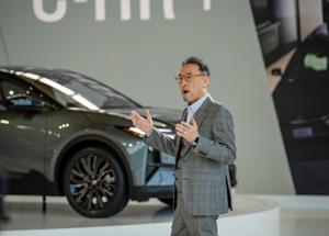 Toyota, utili record: l'ibrido è la risposta alla crisi dell'auto