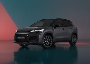 Nuova Toyota Corolla Cross 2025: il SUV ibrido anche in versione GR SPORT