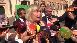 Zanella (Avs): "Serve una formazione adeguata sulla sessualità e l'affettività"