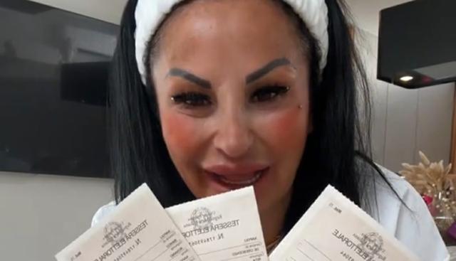 Referendum, Rita De Crescenzo guida la carica al voto. Tutti gli occhi sulla sua sezione