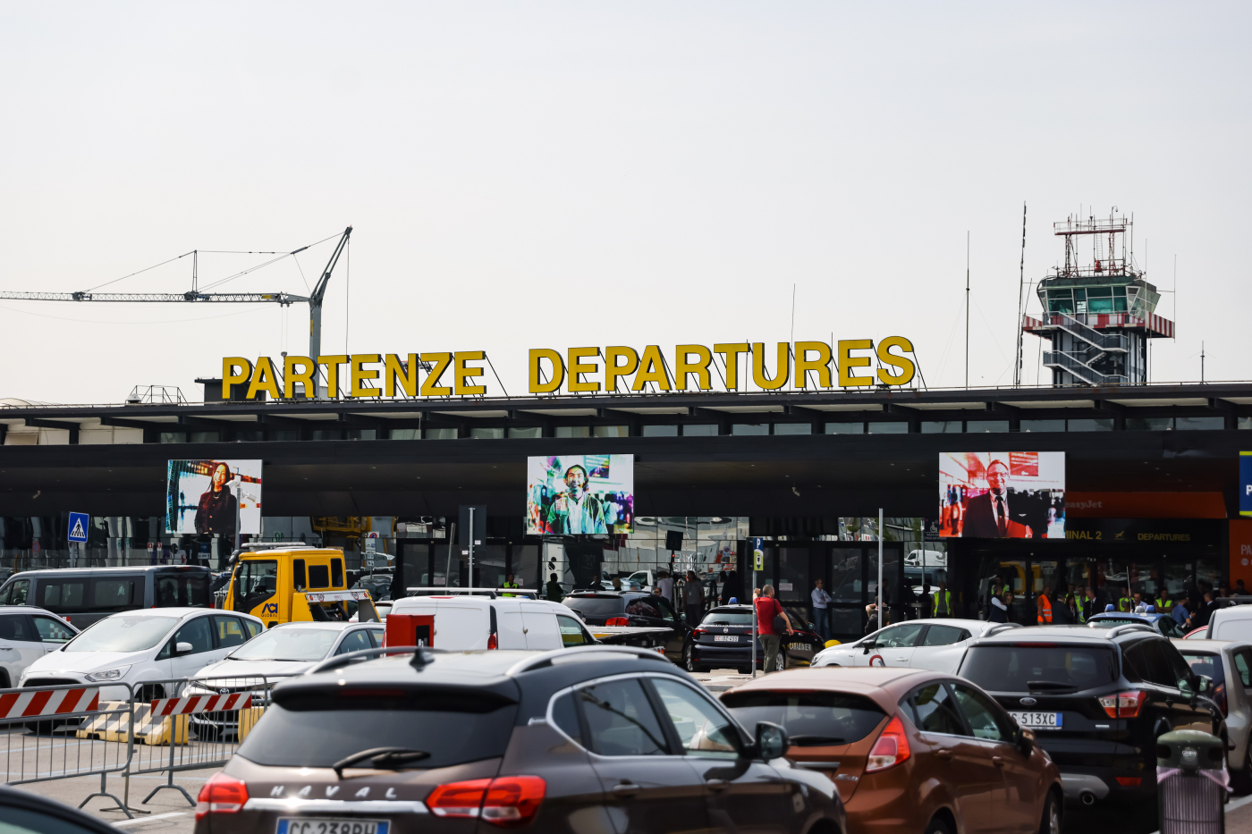 Il controllo delle targhe all’aeroporto internazionale di Lamezia Terme ed il suo piano di sviluppo. Punti di vista a confronto