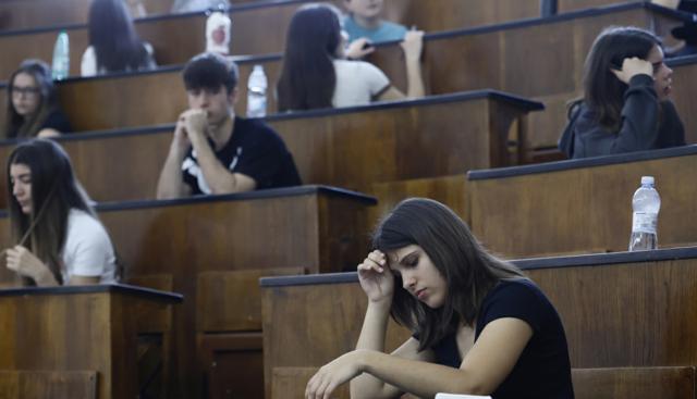 Test Medicina (Foto Lapresse) Test Medicina (Foto Lapresse)