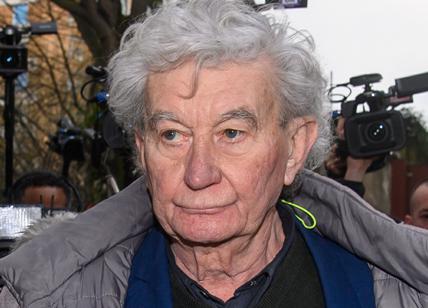 Garlasco, risposta di Lovati a Sempio: "Io non lecco il culo a nessuno". Poi fa infuriare Vespa