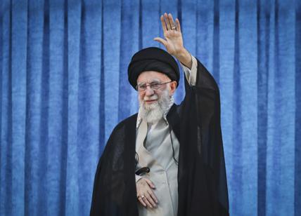 Iran, Khamenei: chi è la Guida Suprema diventato ayatollah in una notte che sta reprimendo le proteste